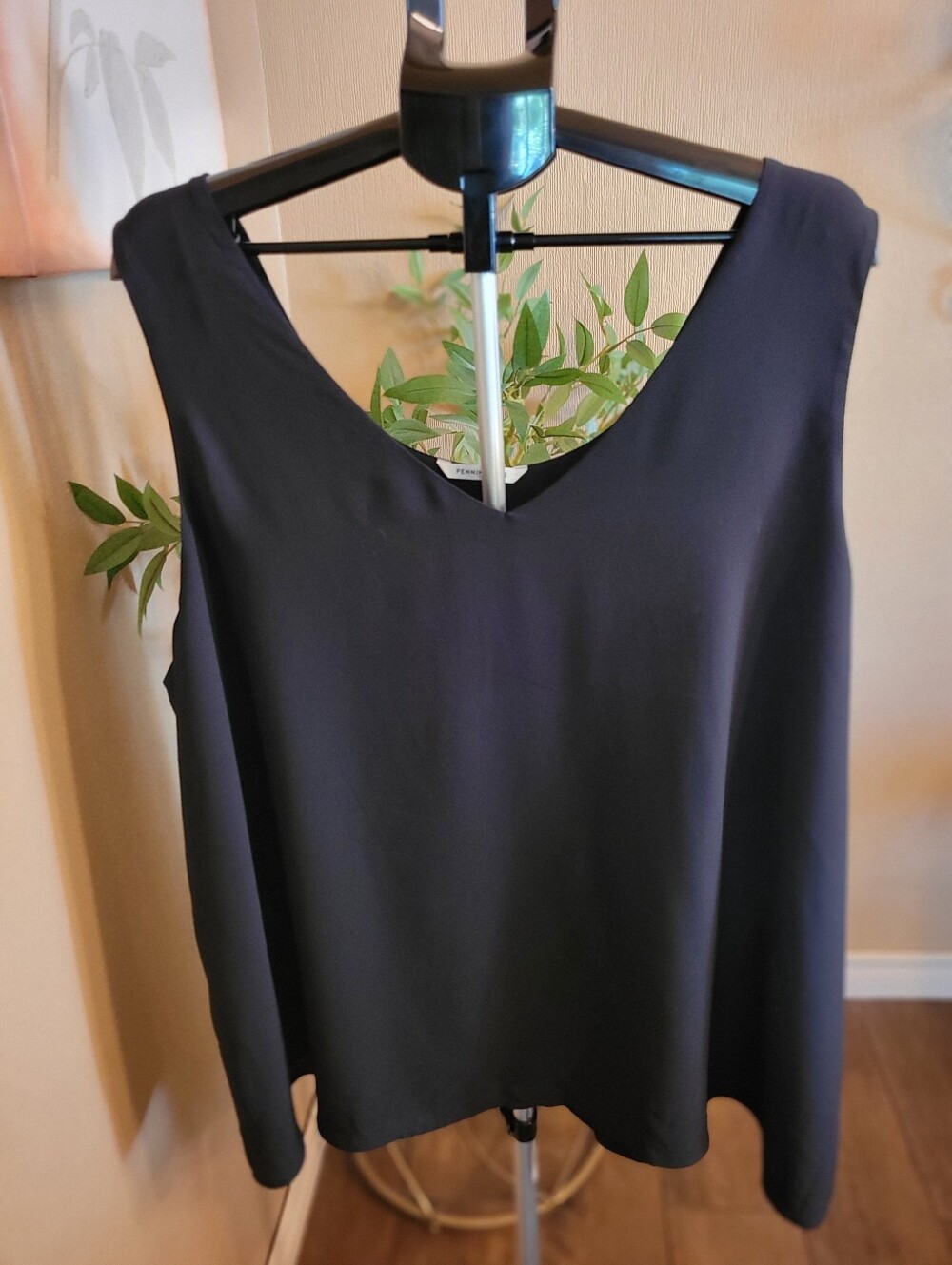 Penningtons Classic Black V-Neck Sleeveless Plus Top